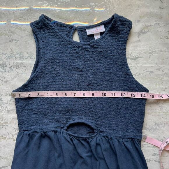 Isabel Ingrid + Isabel Smocked Midi Dress with keyhole cutout - Picture 8 of 11